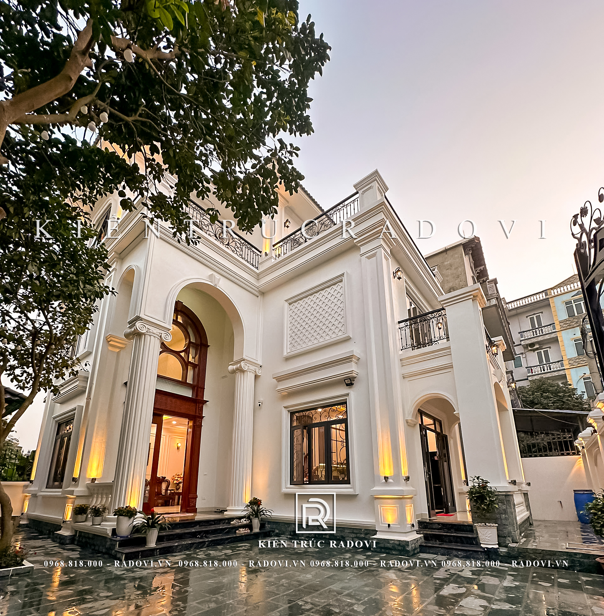 sân biệt thự tân cổ điển trong ngõ