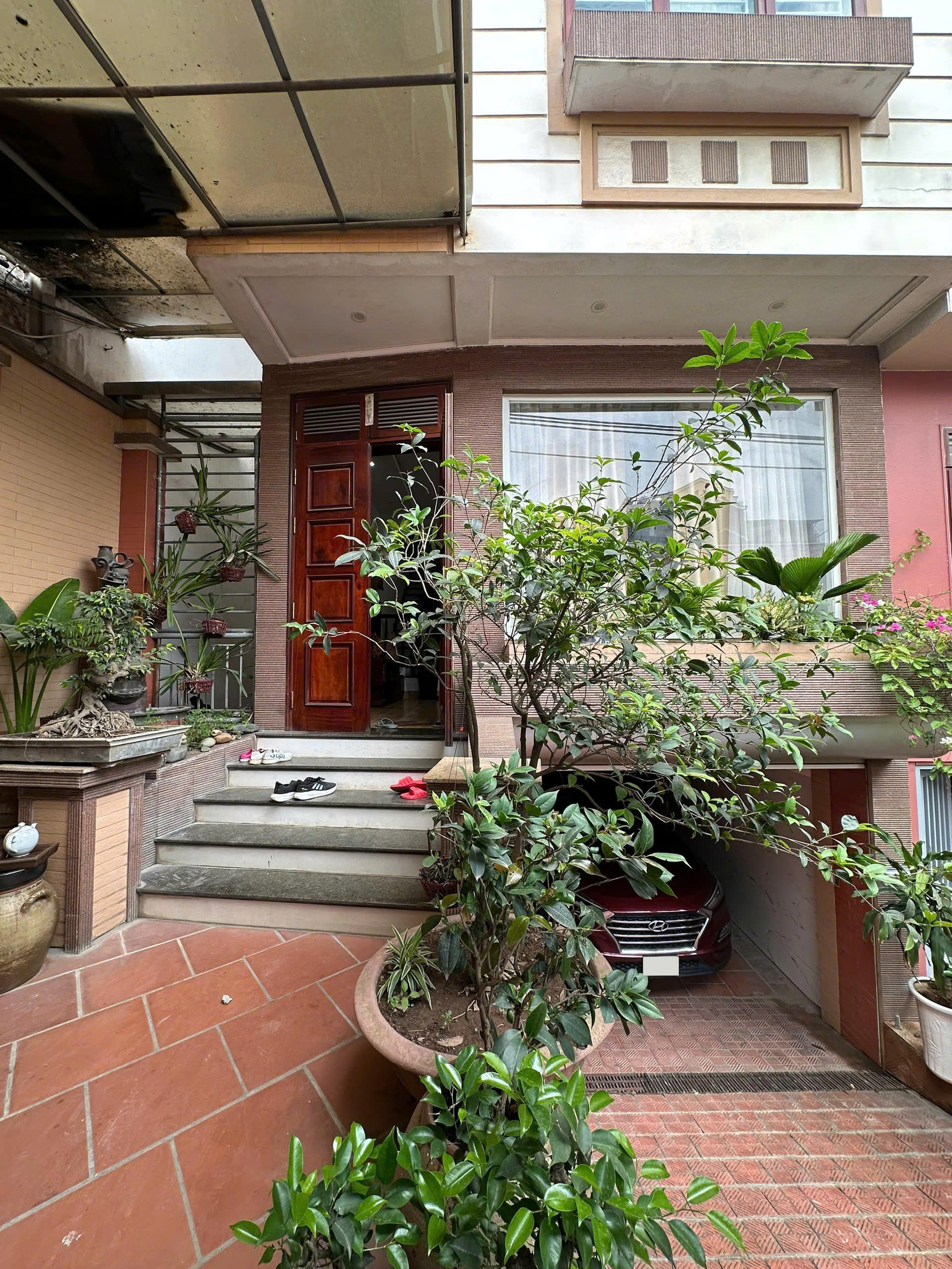 Hiện trạng cũ góc hiên nhà